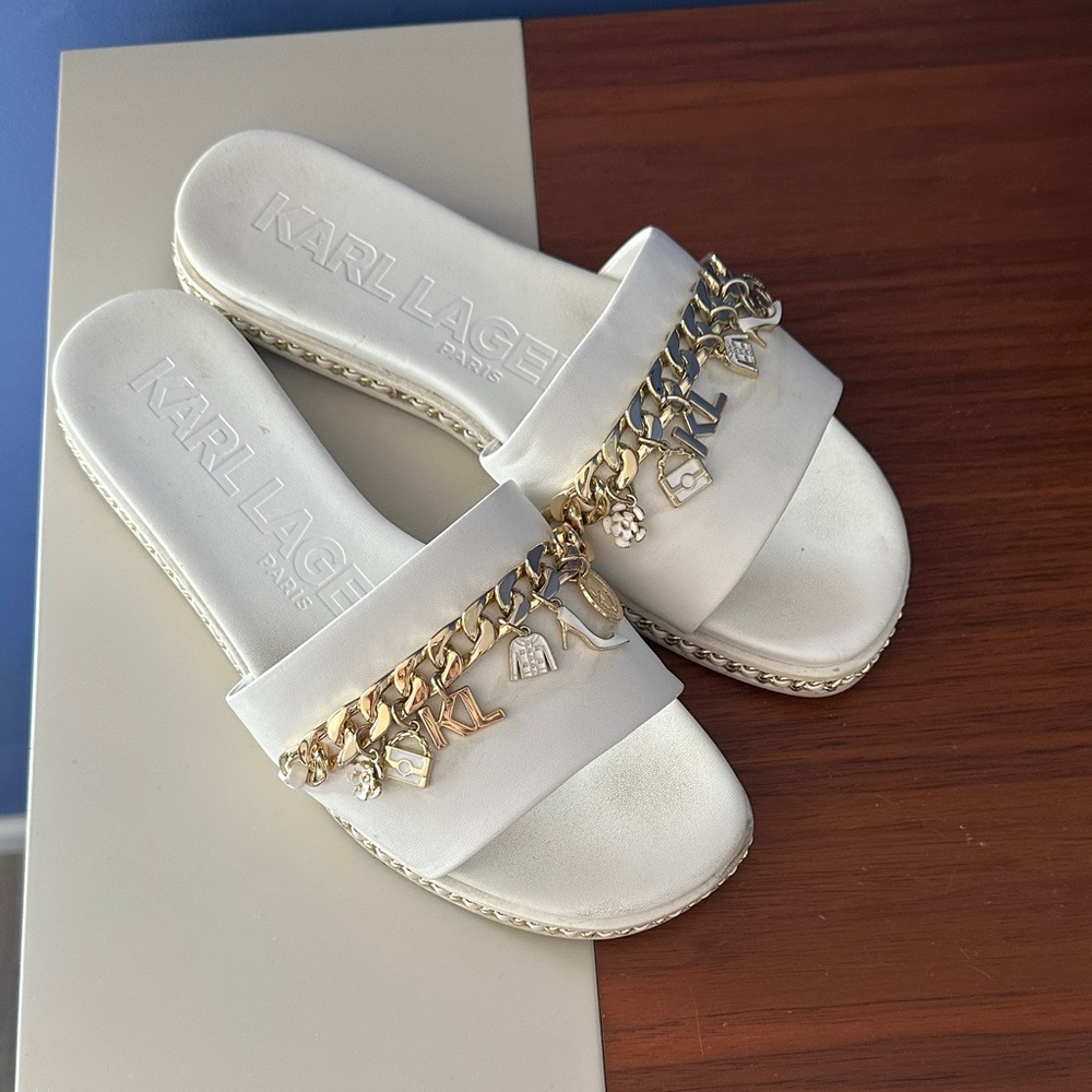 Karl Lagerfeld White Sandals with Gold Chain